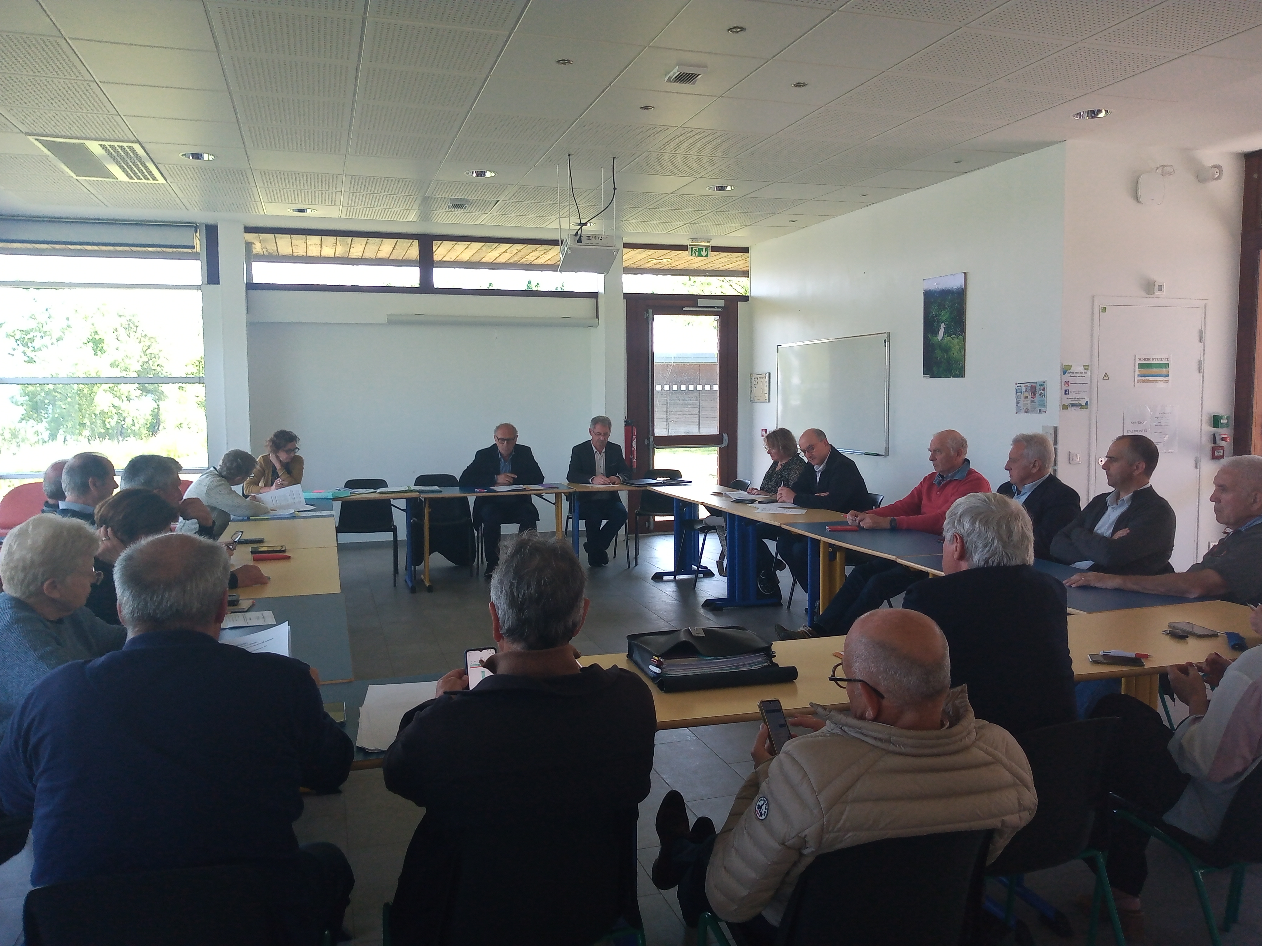 Photo de la séance du Conseil Syndical du 28 avril 2025 à la base de loisirs de St Nicolas de la Grave